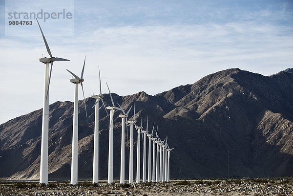 Berg Landschaft Windenergie groß großes großer große großen Nummer Stärke Hintergrundbild klar Turbine