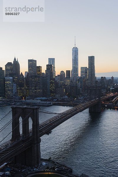 Brücke Ansicht 1 Brooklyn Abenddämmerung World Trade Center