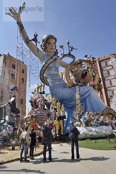 Falla-Figuren aus Pappmaché  Fallas-Fest  Valencia  Spanien  Europa