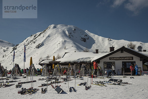 Gamskogelhütte mit Gamskogel  Skigebiet  Zauchenseee  Flachauwinkel  Pongau  Salzburger Land  Österreich  Europa