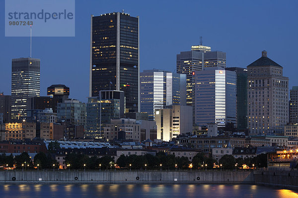 Blick auf die Stadt  alter Hafen  Montréal  Québec  Kanada  Nordamerika