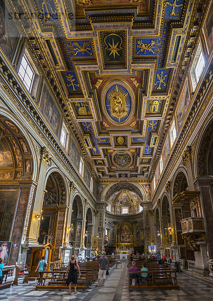 Innenraum mit Altar  Kirche S. Marcello al Corso  Piazza di San Marcello  Rom  Italien  Europa
