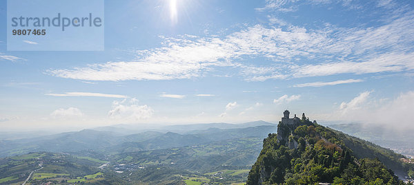 Torre Guaita oder Rocca Guaita  alter Wachturm  Monte Titano  San Marino  Europa