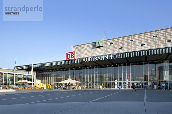 Hauptbahnhof Braunschweig  denkmalgeschütztes Empfangsgebäude  Braunschweig  Niedersachsen  Deutschland  Europa
