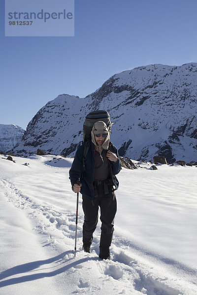 Männlicher Bergsteiger Kletterberg  Santiago  Chile