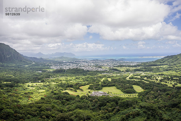 Blick auf das Tal von Nuuanu Pali  Hawaii  USA