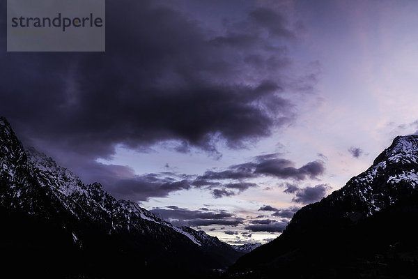 Silhouettenansicht der Berge  Malojapass  Graubünden  Schweiz
