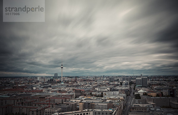 Deutschland  Berlin  Stadtansicht mit Fernsehturm vom Potsdamer Platz aus