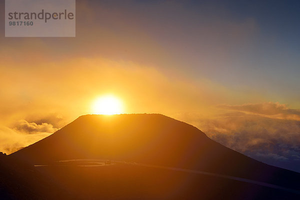 USA  Hawaii  Maui  Haleakala  Sonnenuntergang auf dem Berggipfel