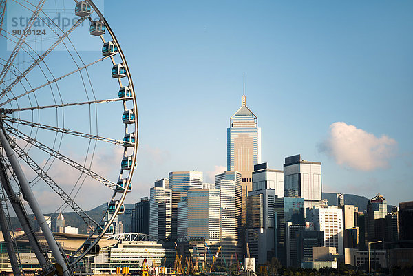 China  Hongkong  Blick auf Big Wheel  Central Plaza und andere Wolkenkratzer