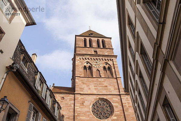 Frankreich  Straßburg  Blick zur Thomaskirche von unten