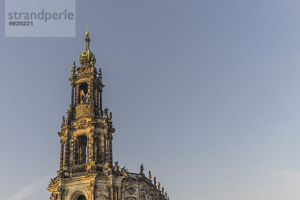 Deutschland  Dresden  Turm der Hofkirche bei Morgensonne