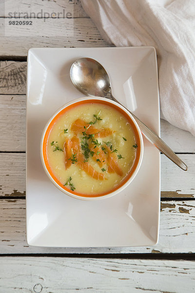 Kartoffel-Kohlrabi-Suppe mit Lauch und Kresse
