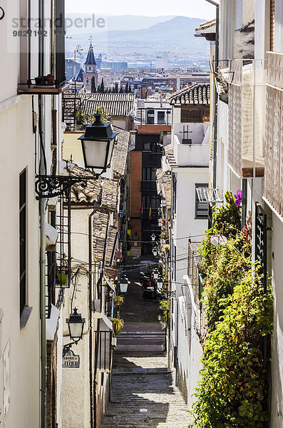 Spanien  Andalusien  Granada  Blick vom Bezirk Realejo San-Matias  Gasse