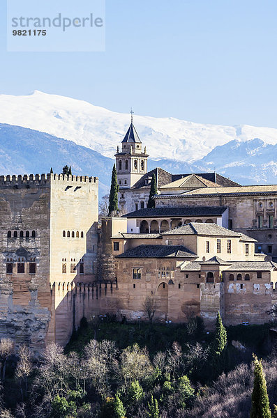 Spanien  Andalusien  Granada  Blick auf die Alhambra