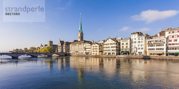 Schweiz  Zürich  Altstadt  Limmat  Münsterbrücke und Fraumünsterkirche