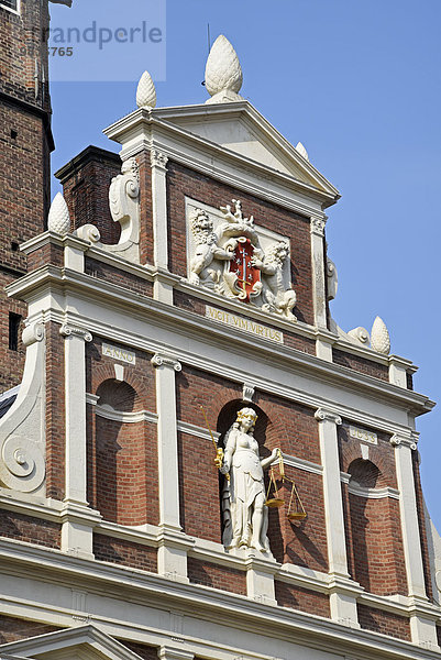Giebel vom Rathaus mit Justitia  Grote Markt  Haarlem  Nordholland  Niederlande  Europa
