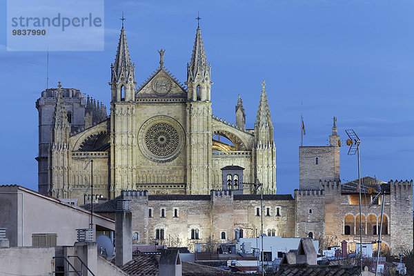 Kathedrale La Seu  Abendstimmung  Palma de Mallorca  Mallorca  Balearen  Spanien  Europa