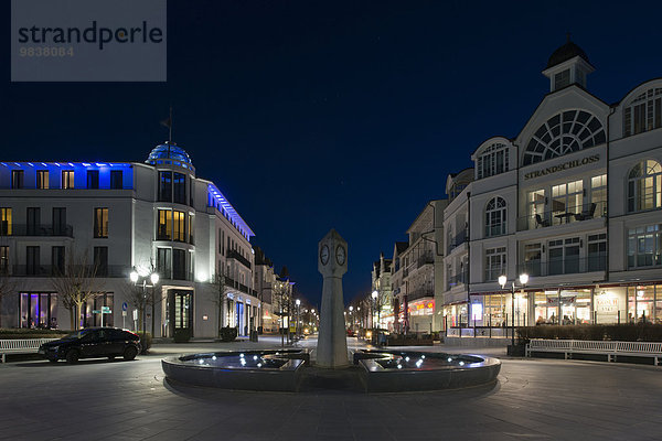 Kurpromenade bei Nacht  Binz  Rügen  Mecklenburg-Vorpommern  Deutschland  Europa