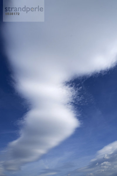 Cumulonimbus capillatus Wolken am blauen Himmel