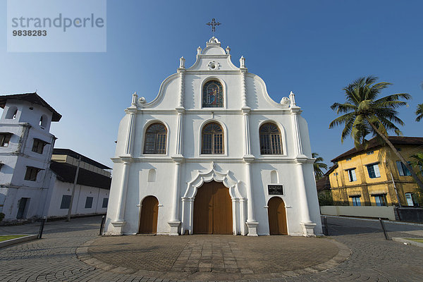 Römisch-katholische Kirche Our Lady of Hope  eine der ältesten portugiesischen Kirchen in Vypeen  Kochi  Kerala  Indien  Asien