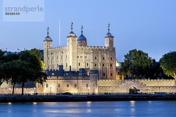 Tower of London an der Themse  London  England  Großbritannien  Europa