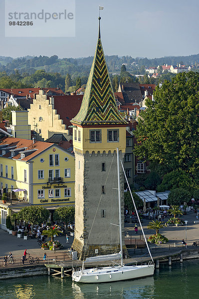 Alter Leuchtturm  Mangturm oder Mangenturm  Hafen  Bodensee  Lindau  Schwaben  Bayern  Deutschland  Europa