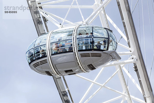Gondel am Riesenrad Millennium Wheel oder London Eye  London  England  Großbritannien  Europa