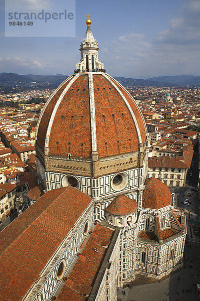 Kathedrale Santa Maria del Fiore  Dom  Duomo mit Kuppel von Brunelleschi  UNESCO Weltkulturerbe  Altstadt  Florenz  Toskana  Italien  Europa