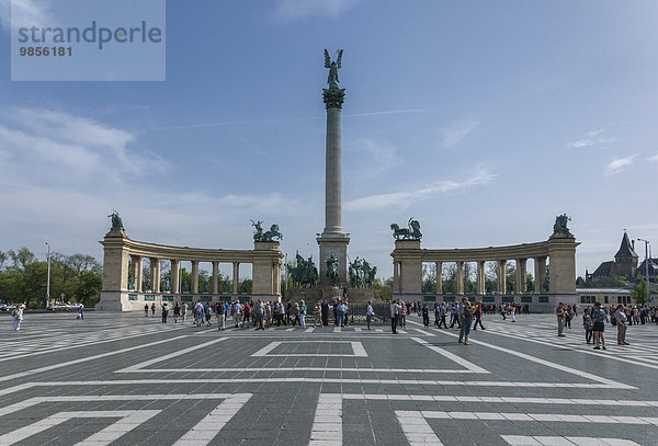 Milleniumsdenkmal auf dem Heldenplatz  Pest  Budapest  Ungarn  Europa