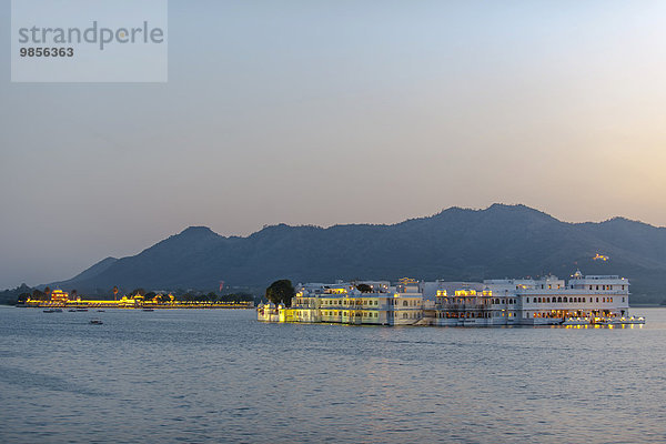 Taj Lake Palace  Heritage oder Palast-Hotel  Pichola-See  Udaipur  Rajasthan  Indien  Asien