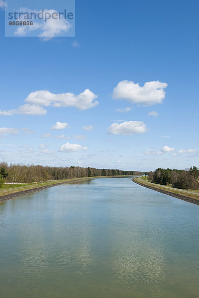 Bundeswasserstraße Elbe-Seitenkanal  bei Stüde  Niedersachsen  Deutschland  Europa