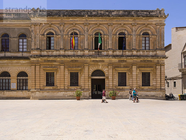 Domplatz  La Vergine del Piliere  UNESCO Weltkulturerbe  Syrakus  Ortygia  Ortigia  Sizilien  Italien  Europa