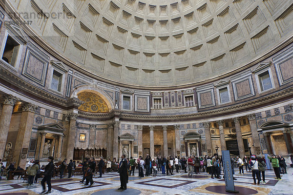 Im Inneren des Pantheon  Rom  Italien  Europa
