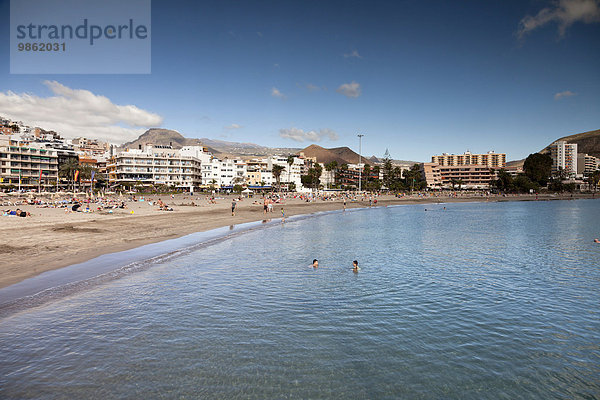 Strand und Hotels  Los Cristianos  Teneriffa  Kanarische Inseln  Spanien  Europa