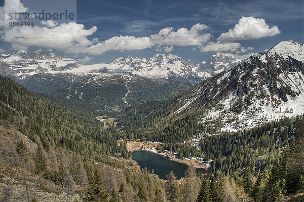 Jungfrau Maria Madonna Landschaft Tal See Alpen Mittelpunkt Dolomiten Schneedecke Italien