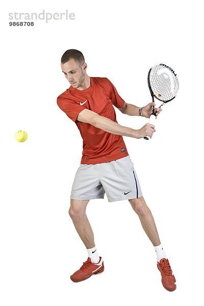 Mann jung spielen Tennis