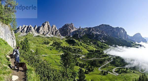 Hütte Sellamassiv Sella Berg folgen Weg Dolomiten Wanderweg Italien