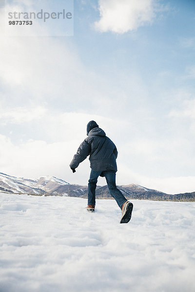 Junge - Person rennen Reise Schnee