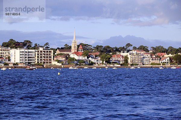 zwischen inmitten mitten sehen Großstadt Meer Arcachon Basilika