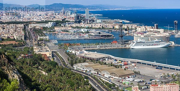 Hafen europäisch Großstadt Schiff Schiffswerft bauen Zimmer Kreuzfahrtschiff Sieg Gewinn Unabhängigkeitstag Barcelona Spanien Tourismus