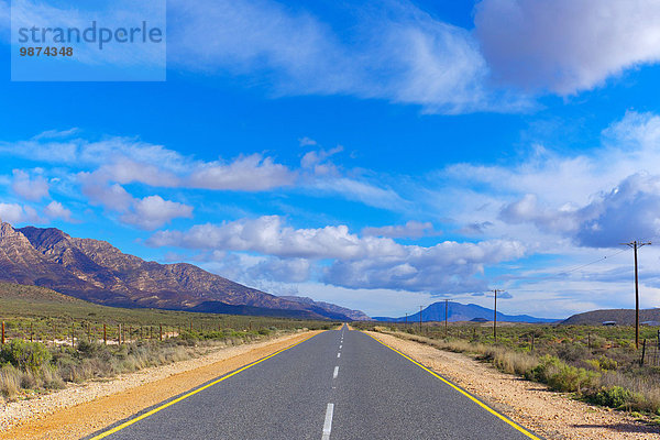 Südliches Afrika Südafrika nahe überqueren Landschaft Stadt Fernverkehrsstraße Wüste Geographie typisch Eastern Cape Ostkap