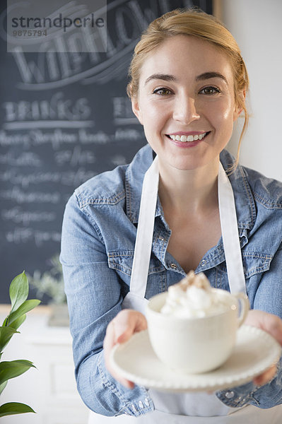 Europäer Getränk geben Cafe barista Kaffee