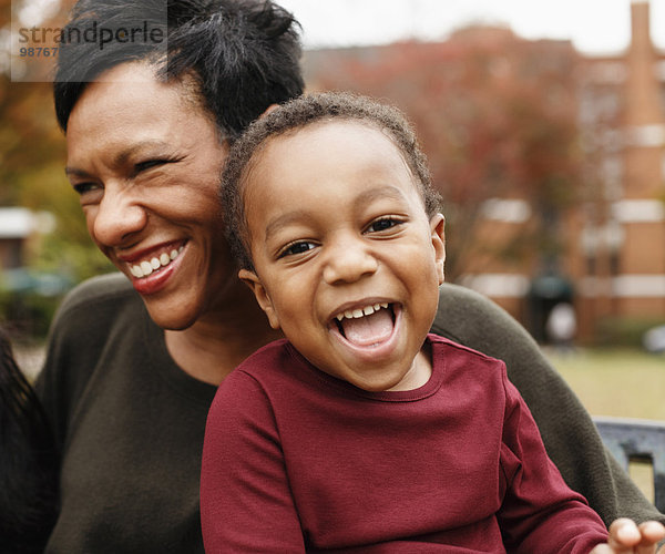 lachen Sohn Close-up amerikanisch Mutter - Mensch