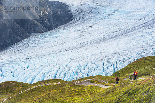 folgen Hintergrund wandern Harding Icefield Eisfeld Kenai-Fjords-Nationalpark Mann und Frau