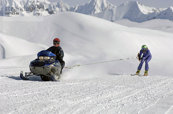 Teamwork Winter Mann Berggipfel Gipfel Spitze Spitzen Wettbewerb üben See Ski Frau Arktis