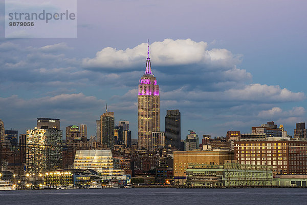 Farbe Farben New York City Amerika Sonnenuntergang Gebäude Verbindung Fundament Gründung Ehre