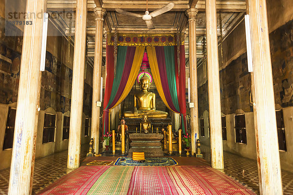 Statue Gold Buddha Siem Reap