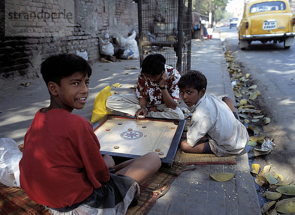 Straße Spiel Kalkutta Indien spielen Westbengalen