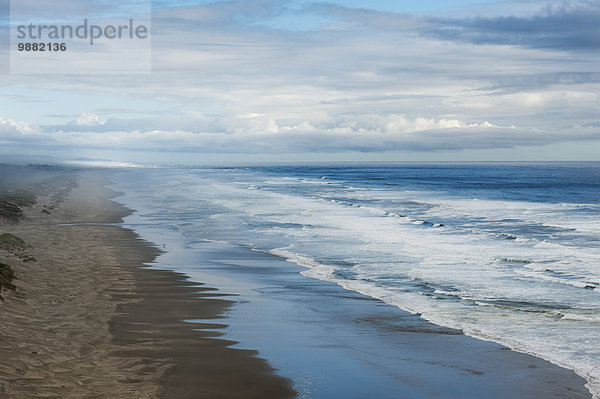 Amerika Strand vorwärts Verbindung Oregon Wellen brechen
